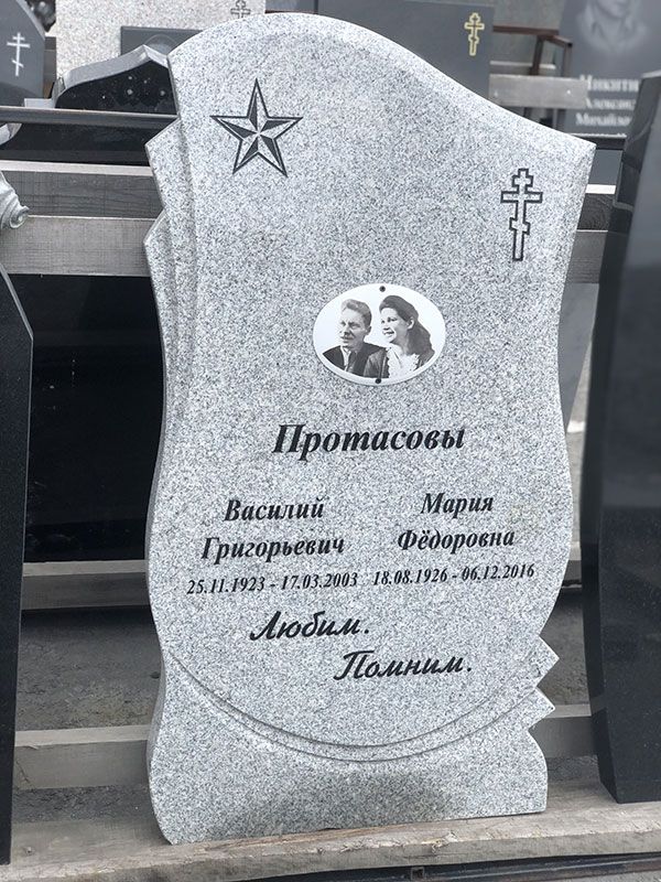 Памятник №026 из светло-серого гранита — фото 2